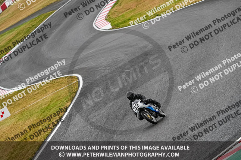 donington no limits trackday;donington park photographs;donington trackday photographs;no limits trackdays;peter wileman photography;trackday digital images;trackday photos